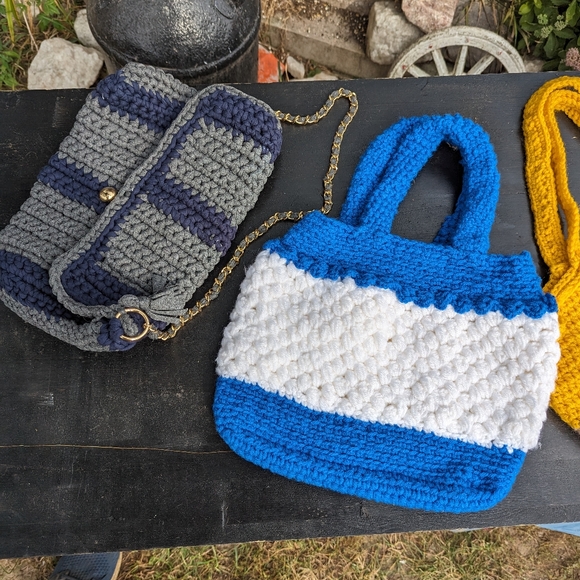 Various wool purses - Picture 3 of 7